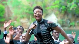 Zimpraise  Chorus Medley  Hymns Night 4 SizowanyathelaToimbaDown the Valley  Mellisa Makwasha [upl. by Tterrab76]