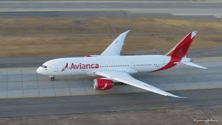 Avianca Boeing 7878 Dreamliner N780AV despegando desde Santiago a Bogotá [upl. by Auoz]