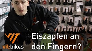 Warme Finger im Winter  Der HandschuhTest  vitbikesTV [upl. by Nasar196]